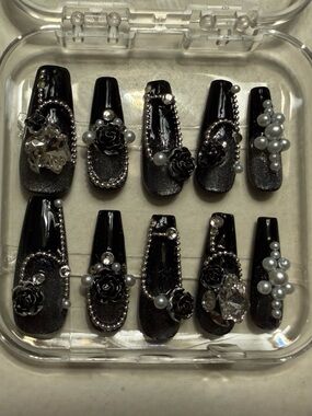 Black and Silver Embellished False Nails